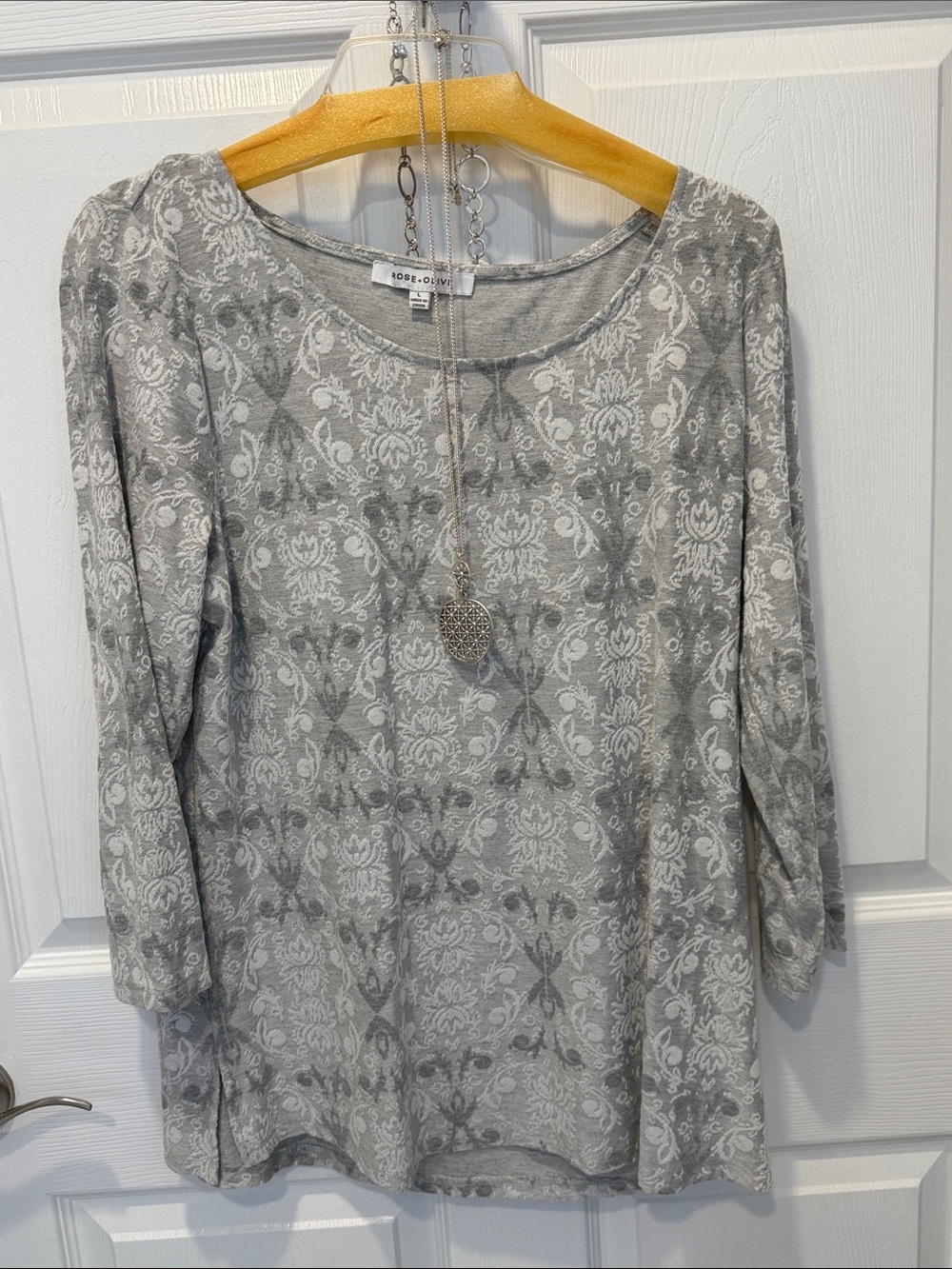 Rose & Olive Gray Floral Damask Long Sleeve Top